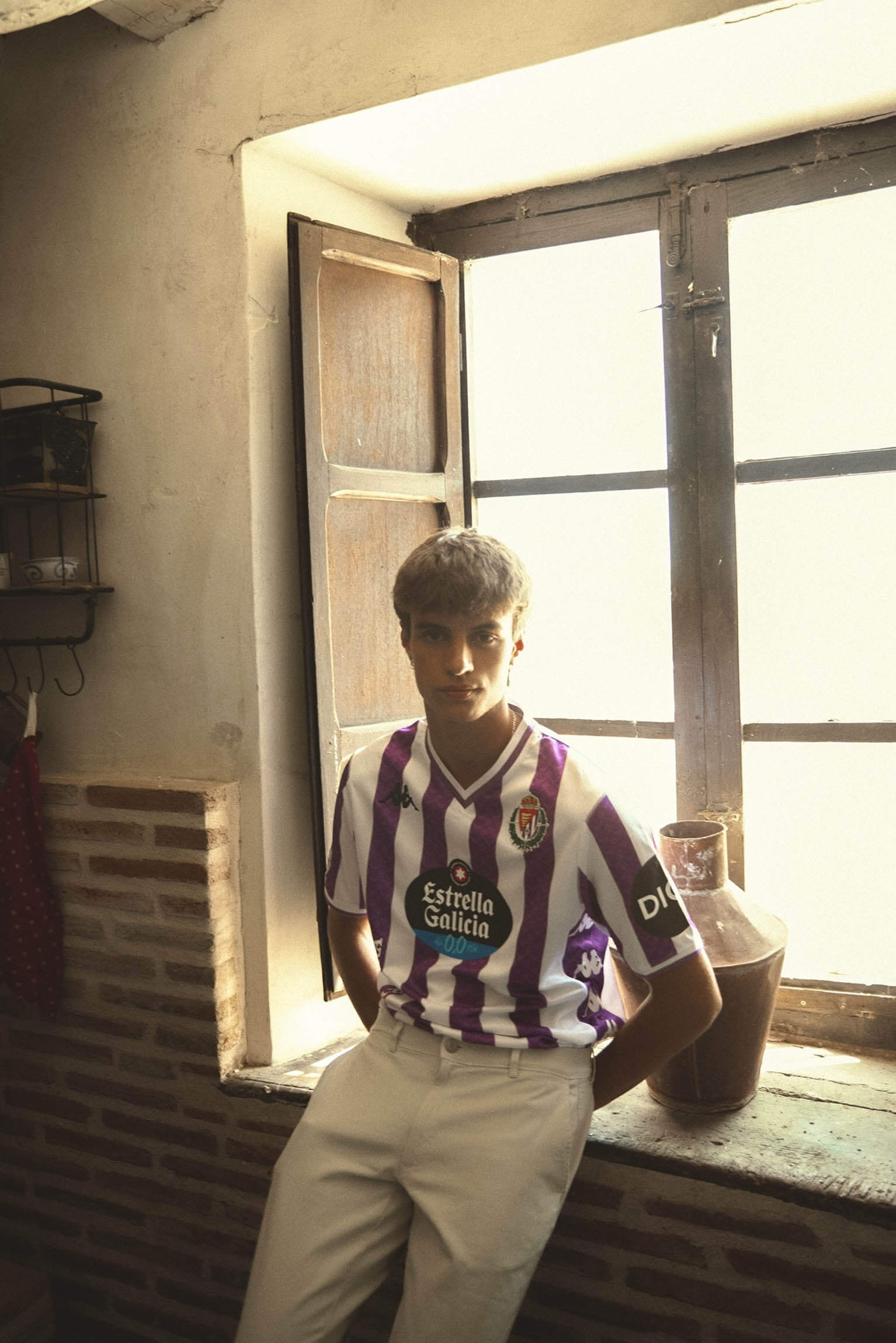 camisa-real-valladolid-25-26-home-titular-2025-2026-branca-roxa-modelo-torcedor-