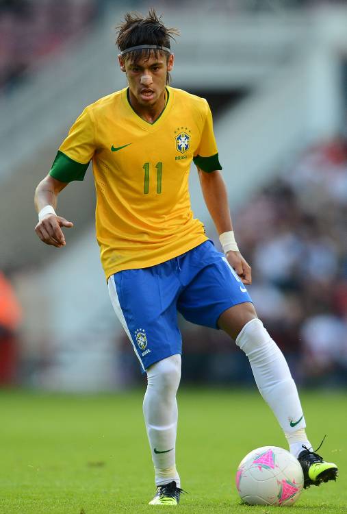 camisa-retro-selecao-brasileira-2012-olimpica-masculina-amarela-home-titular-neymar-daniel-alves-alexandre-pato-hulk-kaka-thiago-silva-marcelo-ganso-hernanes-