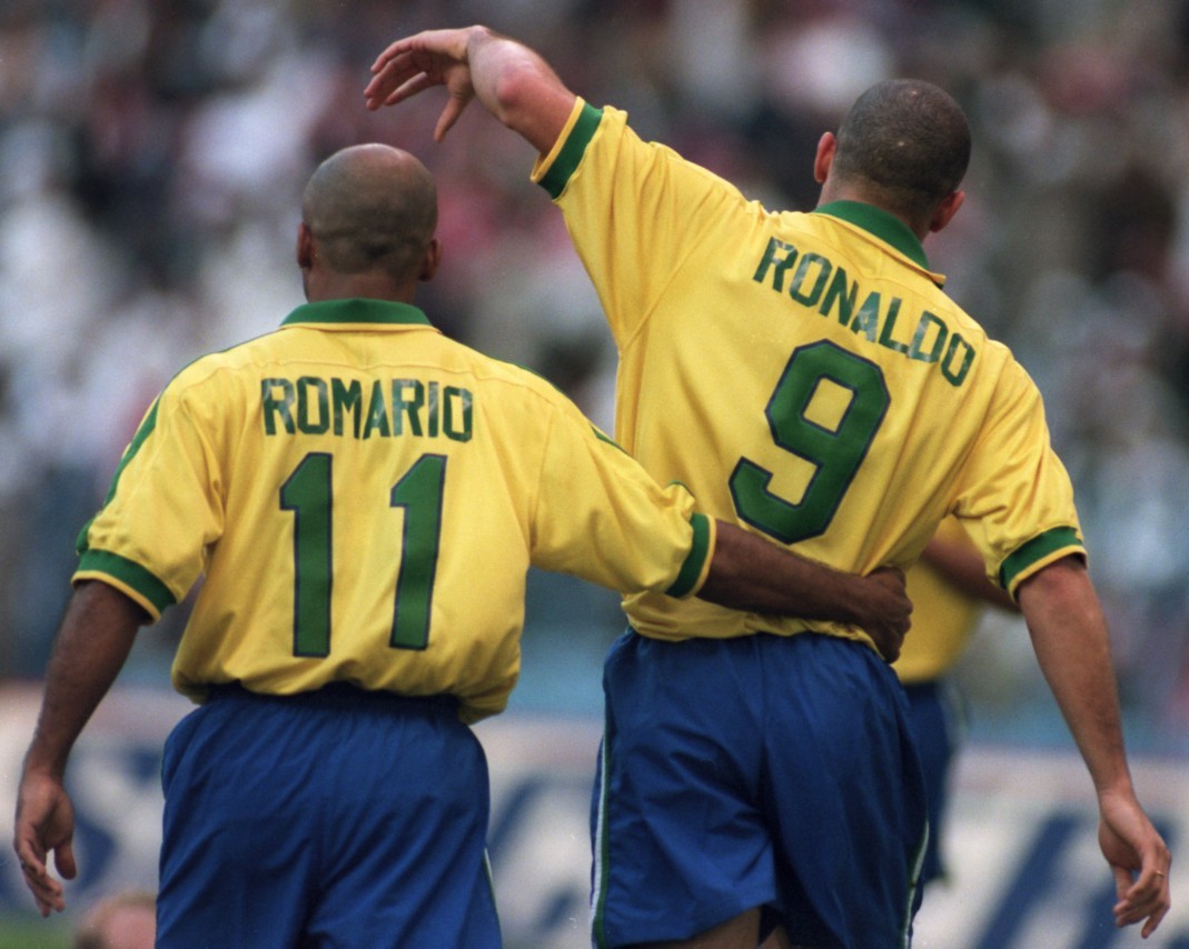 camisa-retro-selecao-brasileira-brasil-1997-masculina-amarela-home-titular-ronaldo-romario-taffarel-cafu-roberto-carlos-dunga-leonardo-denilson-ronaldinho-rivaldo-edmundo-