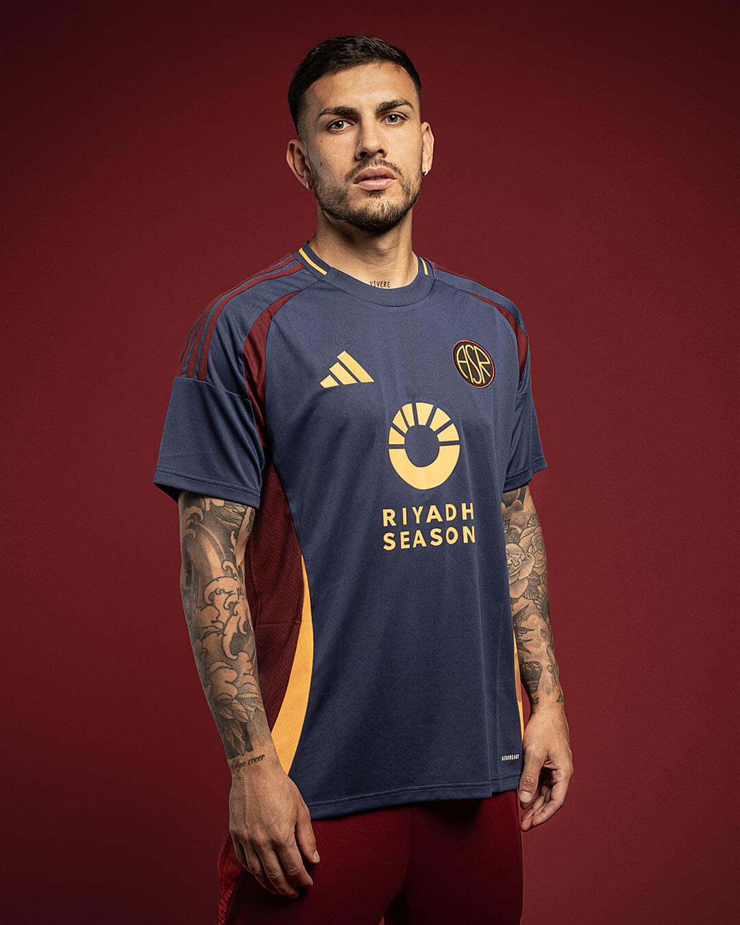 camisa-roma-24-25-azul-2024-2025-reserva-modelo-torcedor-dybala-shaarawy-pellegrini-paredes-cristante-