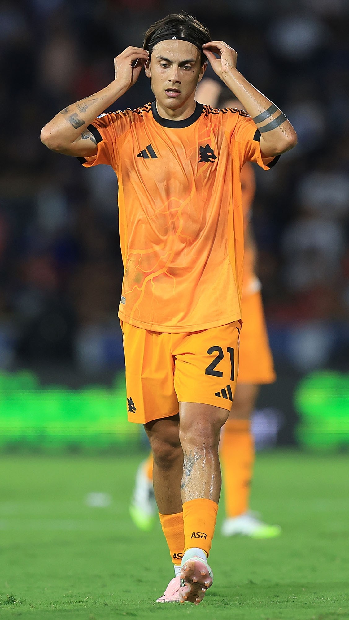 camisa-roma-25-26-away-2025-2026-laranja-modelo-torcedor-dybala-shaarawy-pellegrini-wesley-cristante-