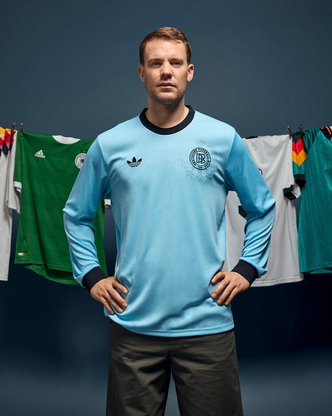 camisa-selecao-alemanha-azul-goleiro-especial-125-anos-modelo-torcedor-masculina-neuer-kimmich-muller-havertz-werner-musiala-wirtz-