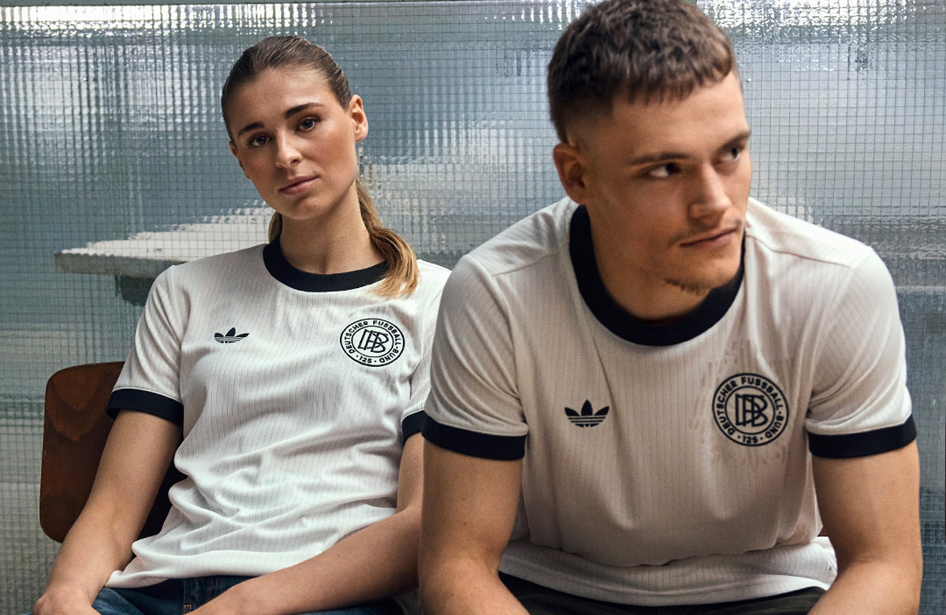 camisa-selecao-alemanha-branca-especial-125-anos-modelo-torcedor-feminina-kimmich-muller-neuer-havertz-werner-musiala-wirtz-