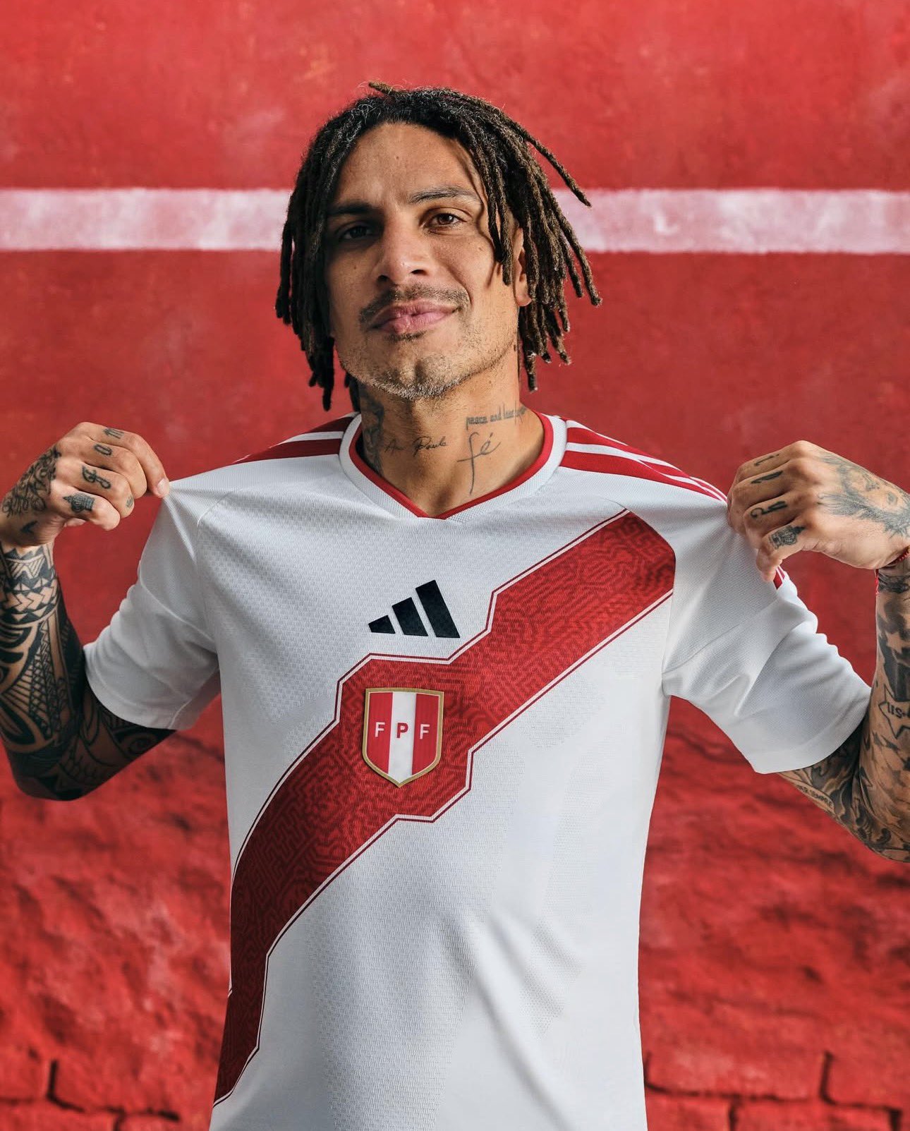 camisa-selecao-peru-home-2026-branca-vermelha-masculina-gallese-guerrero-cueva-carrillo-tapia-advincula-lapadula-zambrano-trauco-noriega-