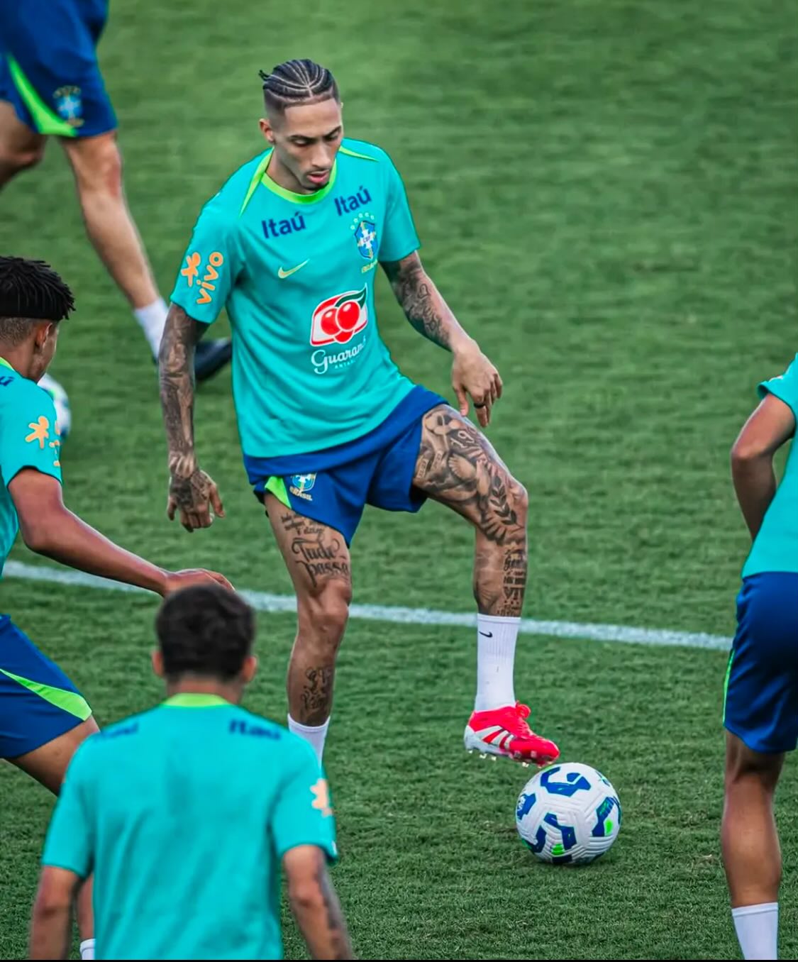 camisa-seleção-brasileira-2026-brasil-treino-azul-masculina-copa-do-mundo-neymar-vini-jr-vinicius-luiz-henrique-raphinha-endrick-estevao-casemiro-
