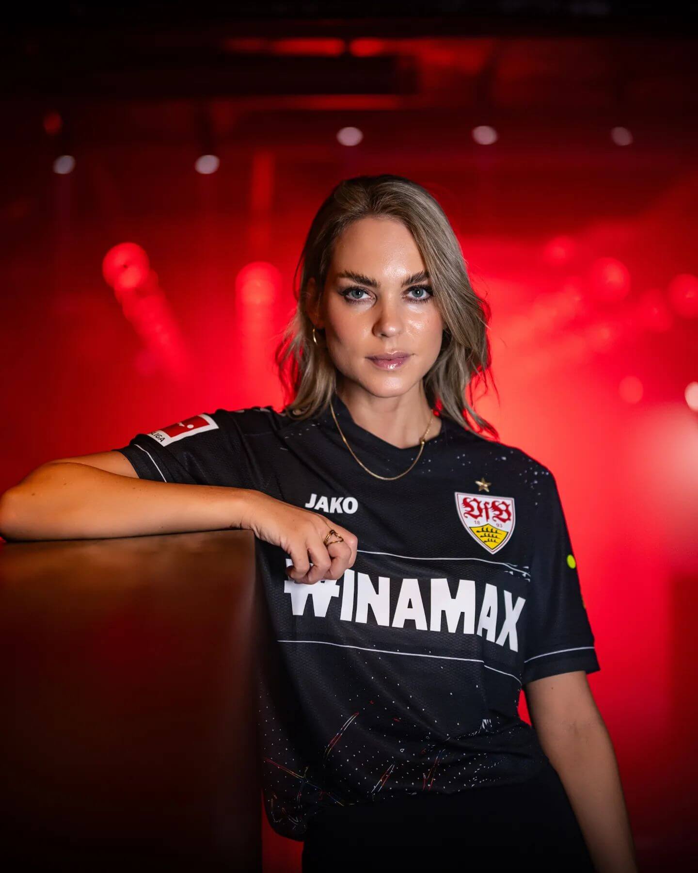 camisa-stuttgart-24-25-third-2024-2025-preta-modelo-torcedor-alternativa-