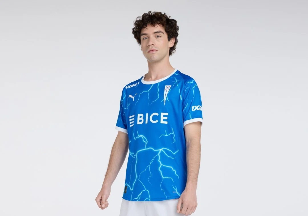 camisa-universidad-cartolica-2026-third-azul-