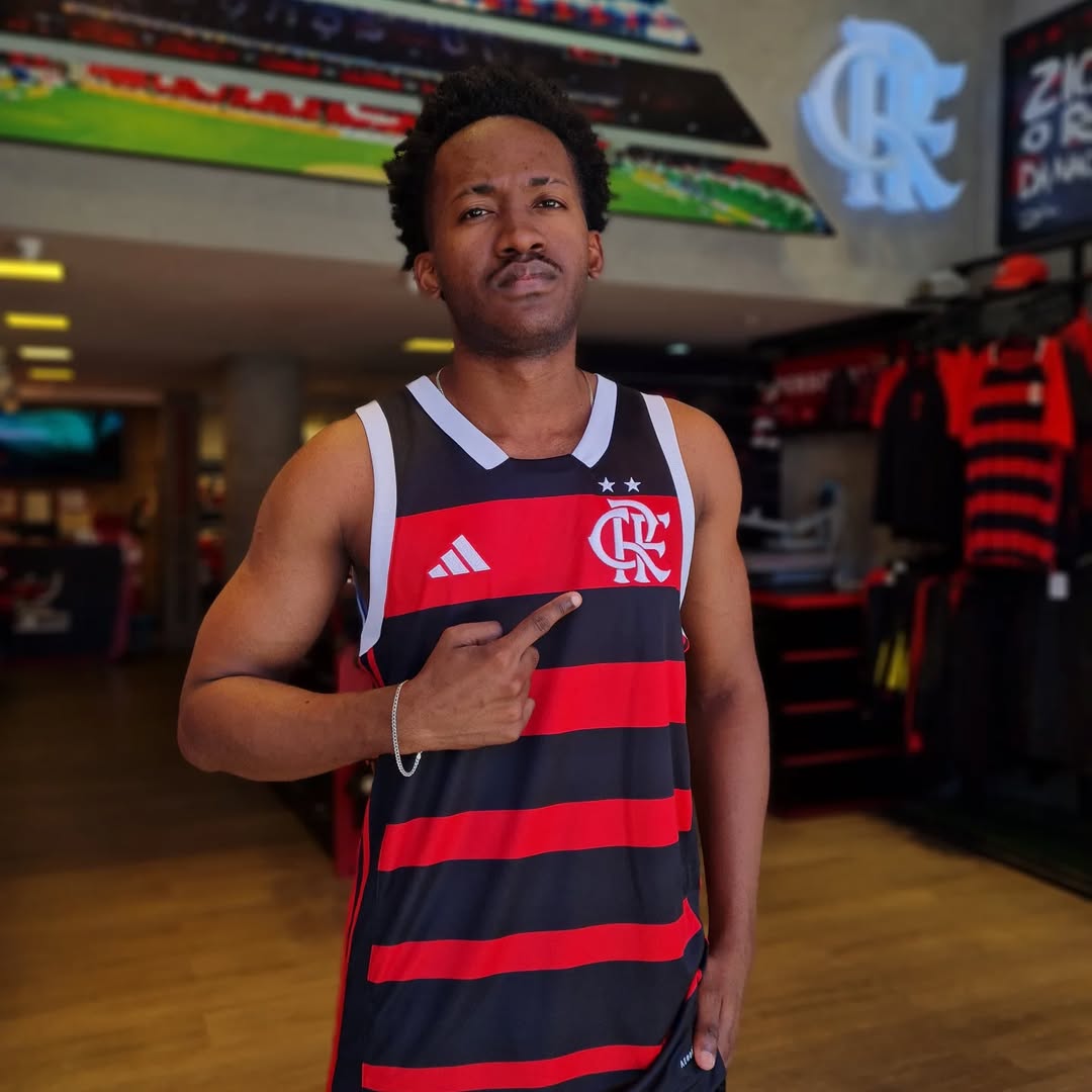 regata-flamengo-2025-basquete-nbb-vermelha-preta-rubro-negra-listrada-masculina-arrascaeta-pedro-lino-saul-jorginho-pulgar-danilo-bruno-henrique-
