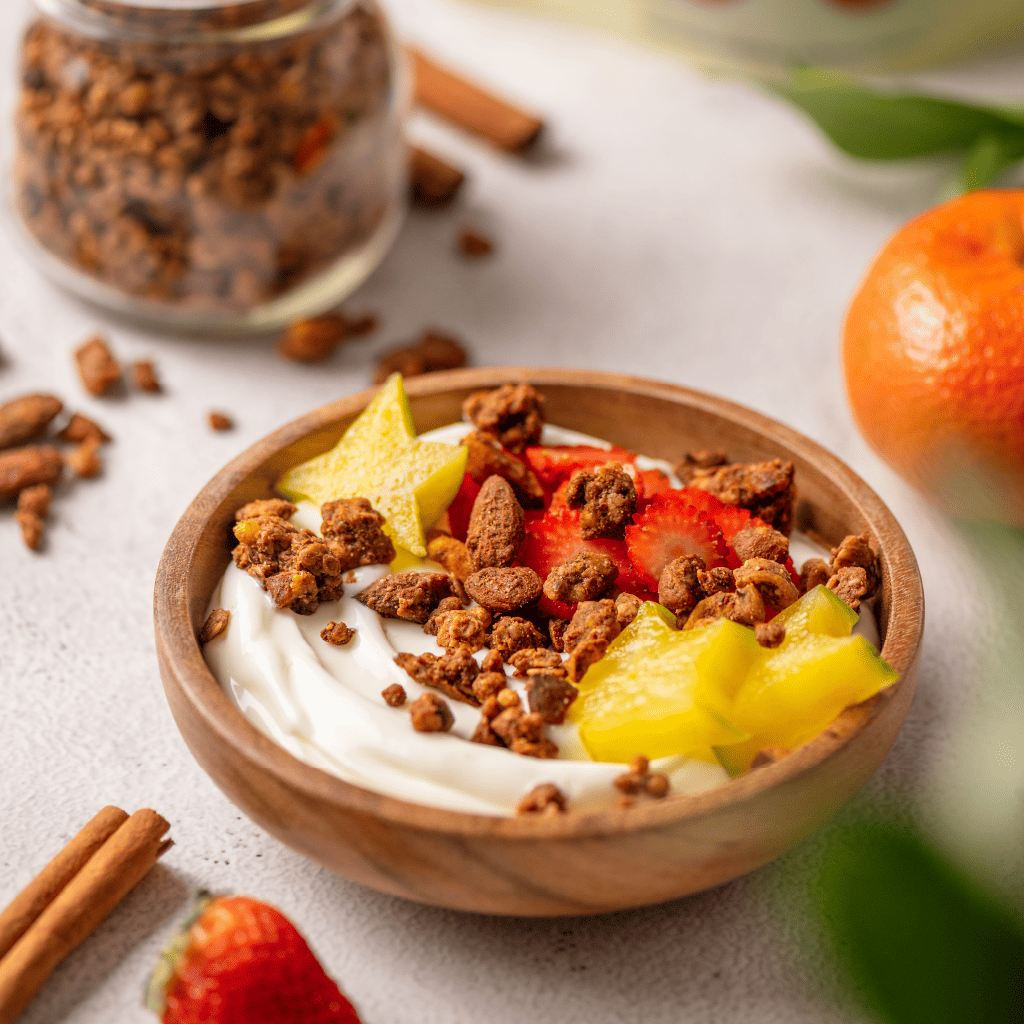Bowl com iogurte e frutas
