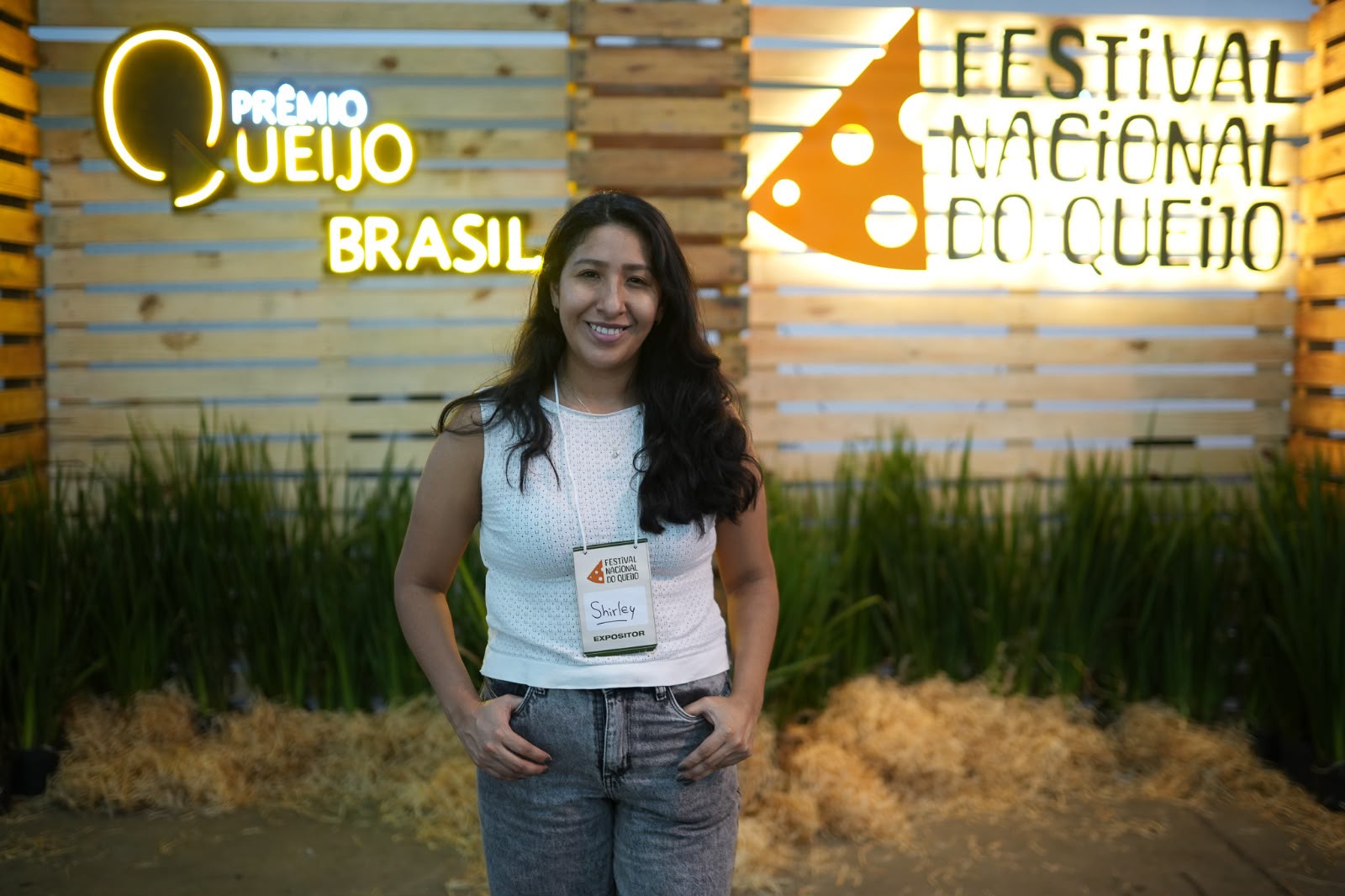 Shirley Rodriguez na loja do Museu do Queijo