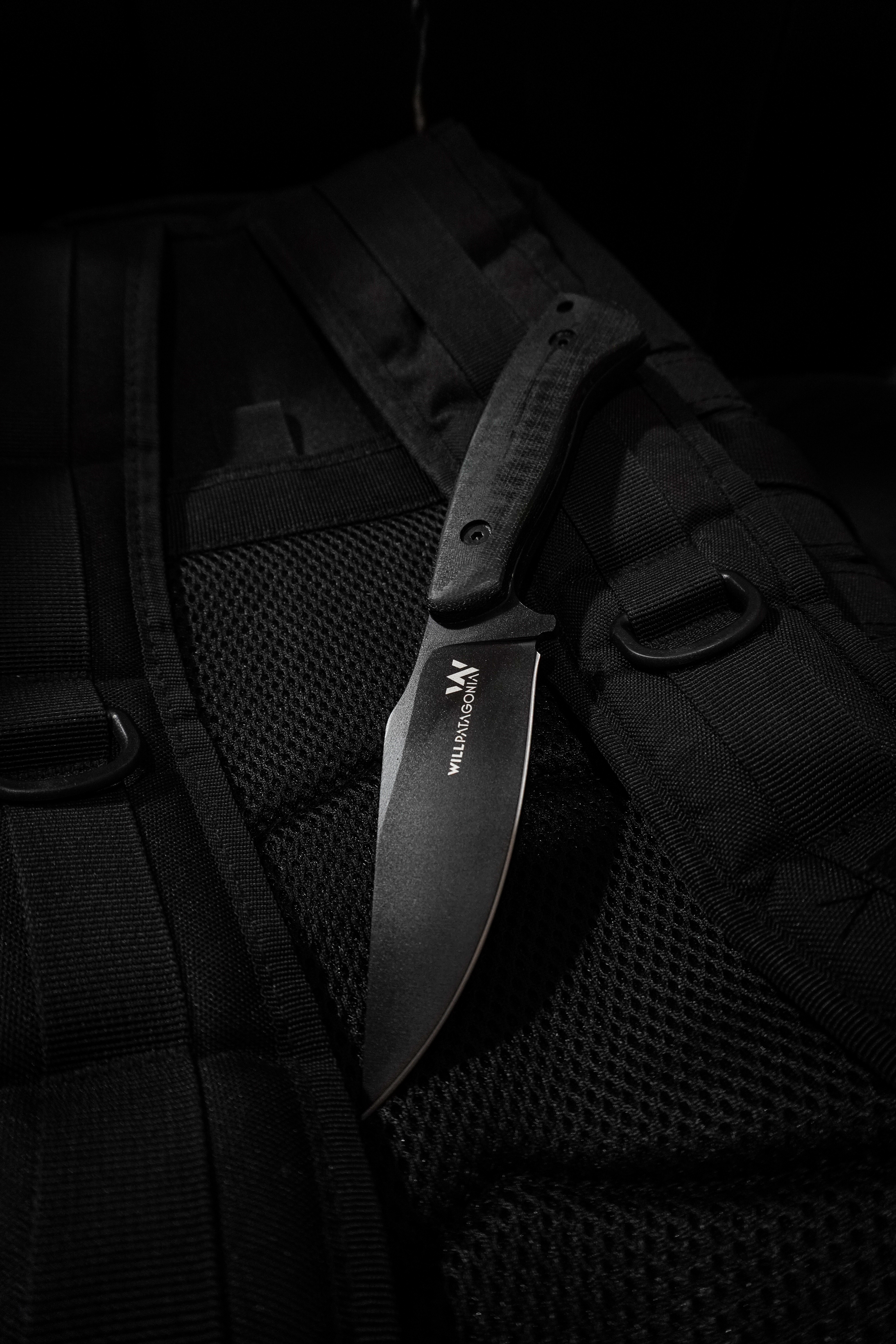 Cuchillo Notho - Hunter en micarta Negra y Cerakote Negro