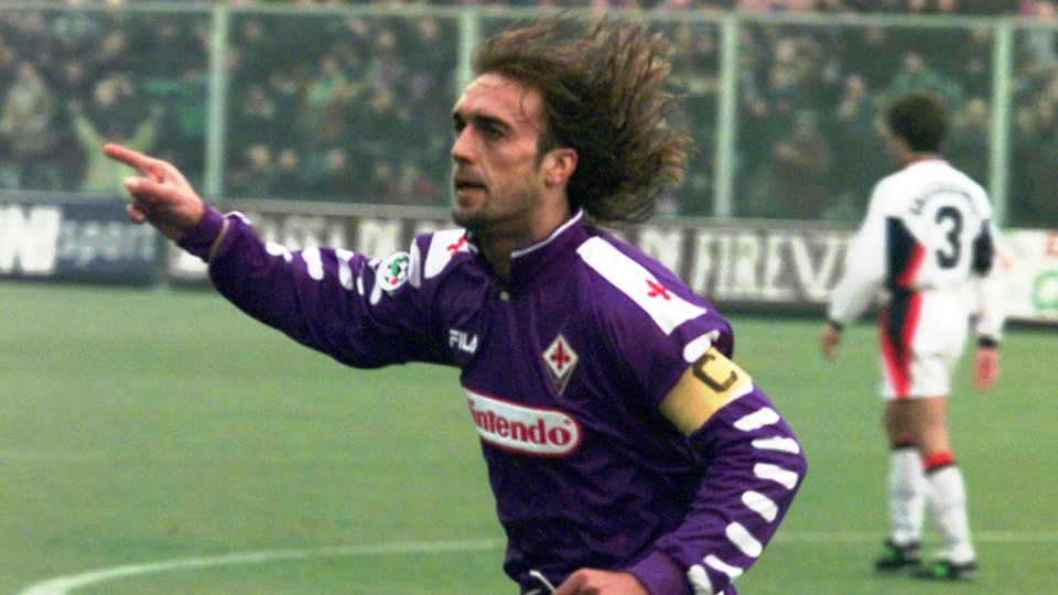 Batistuta com a camisa Fiorentina 1998