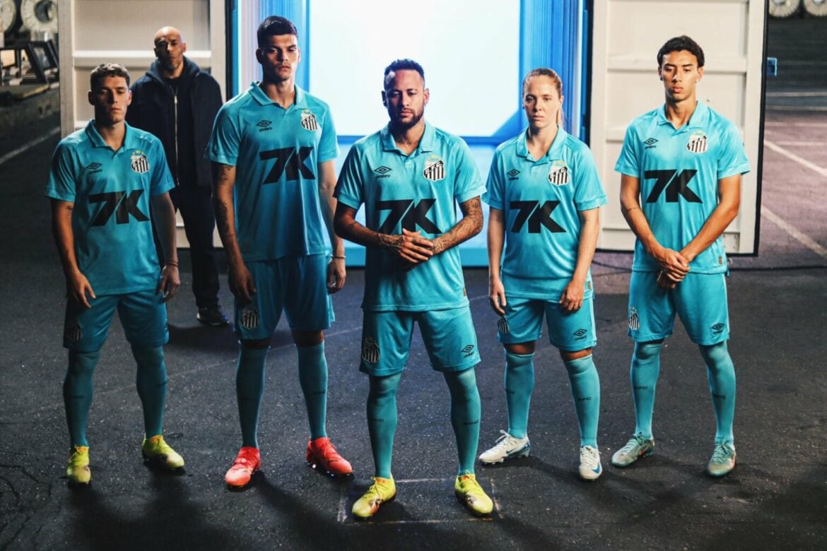 Time do Santos FC com a Camisa Azul 2025/26