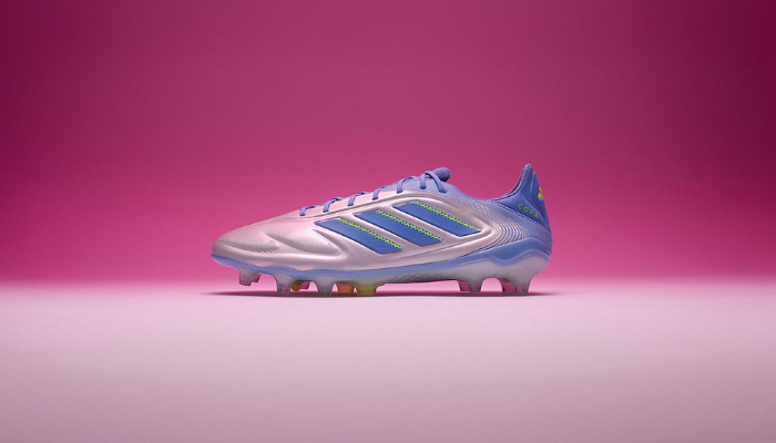 Imagem da Chuteira Adidas Copa Pure 3 FG nas cores Celestial Victory, azul e verde fluorescente, destacando seu design elegante e funcionalidades esportivas.