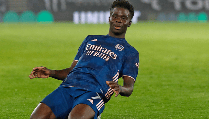 Terceira Camisa Retr&ocirc; Arsenal Adidas 2020-2021 Azul e Rosa - Vit&oacute;ria &eacute;pica sobre o Liverpool na Community Shield, temporada na Premiership e Europa League sob Mikel Arteta.