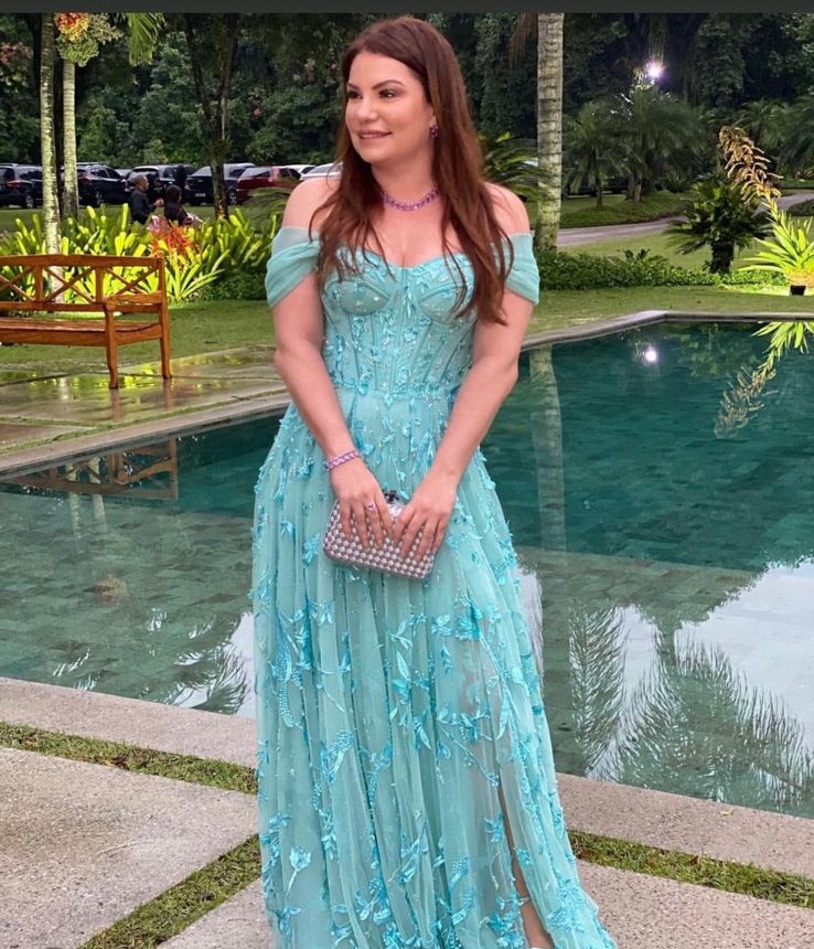 Cliente VG usando semijoia