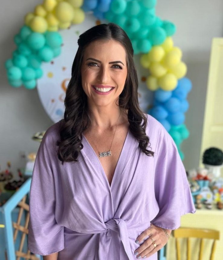 Cliente VG usando semijoia