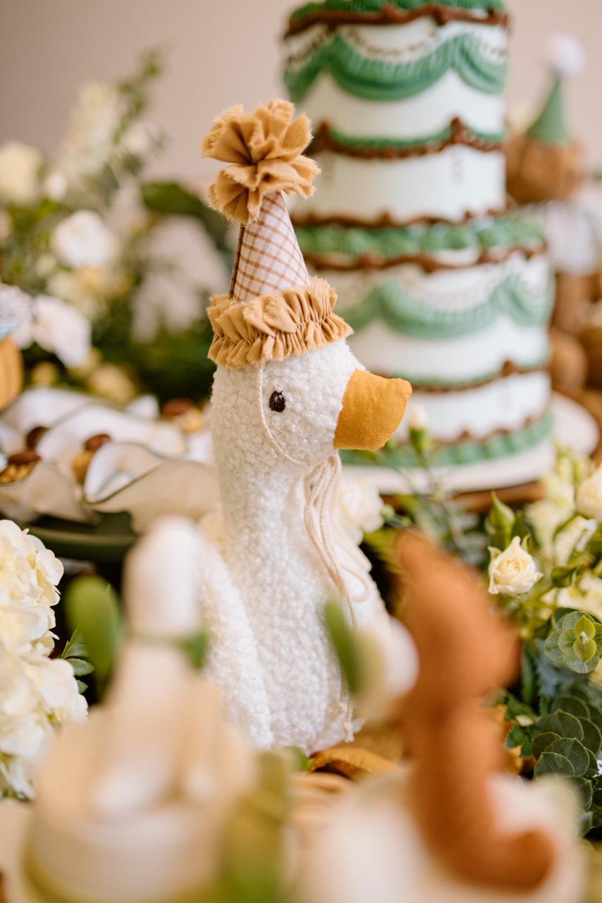 festa verde e marrom com os gansos em tamanho mini