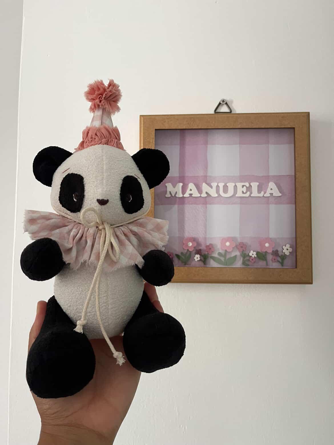 urso panda com chapéu e babado