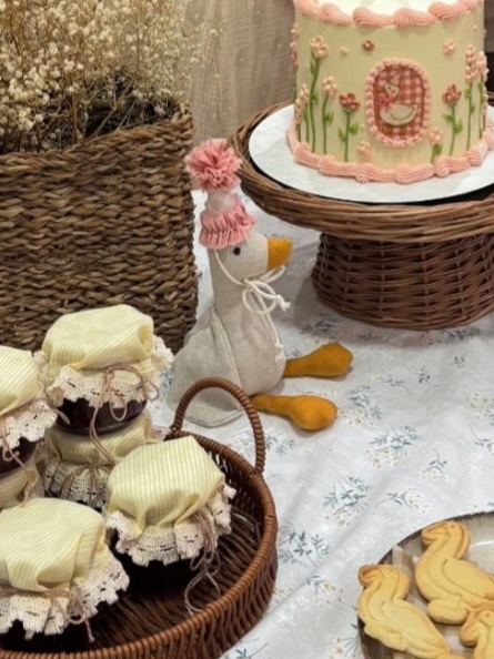 ganso mini em linho em festa de 1 ano