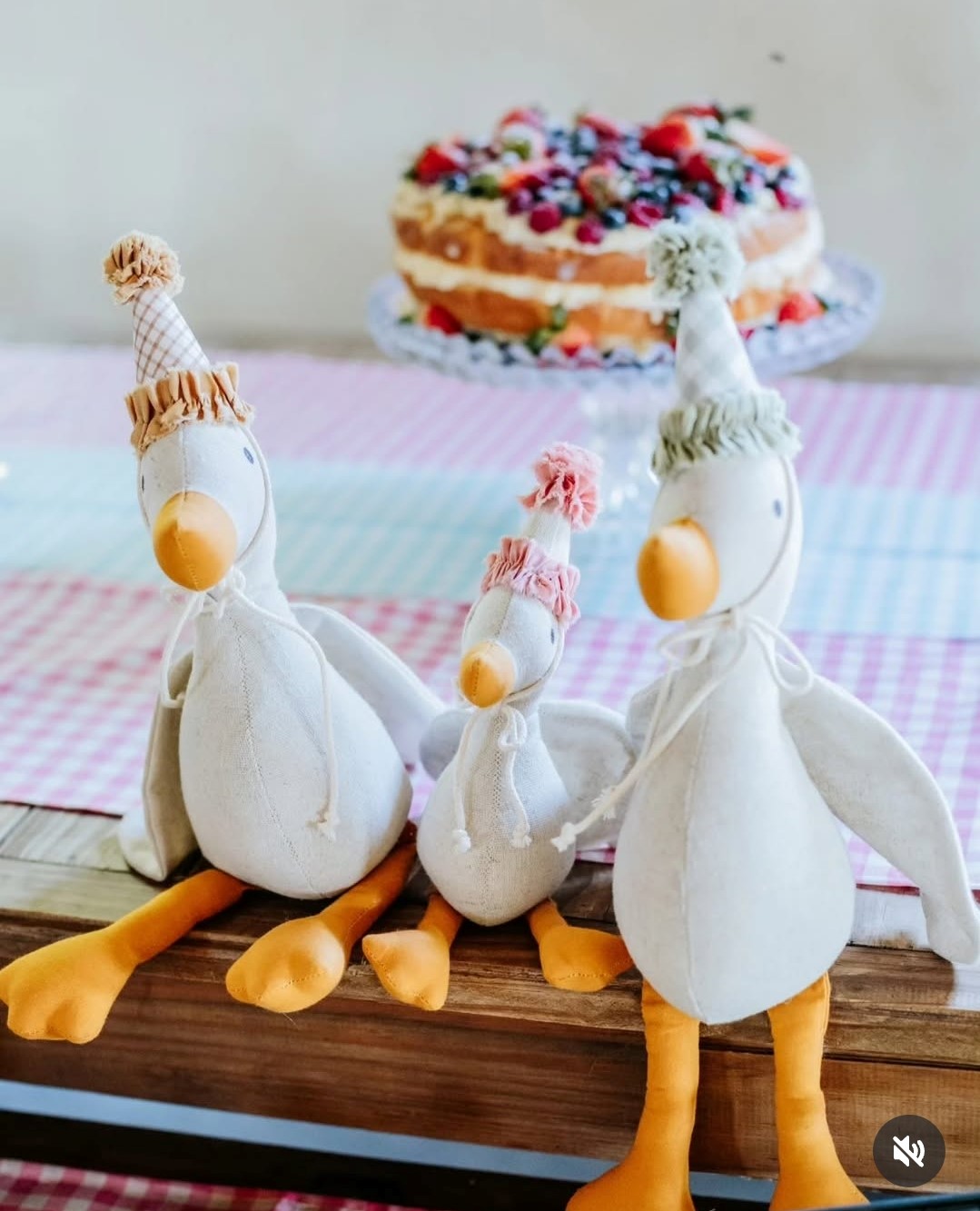 ganso em linho tamanho mini, m e g na festa fazendinha