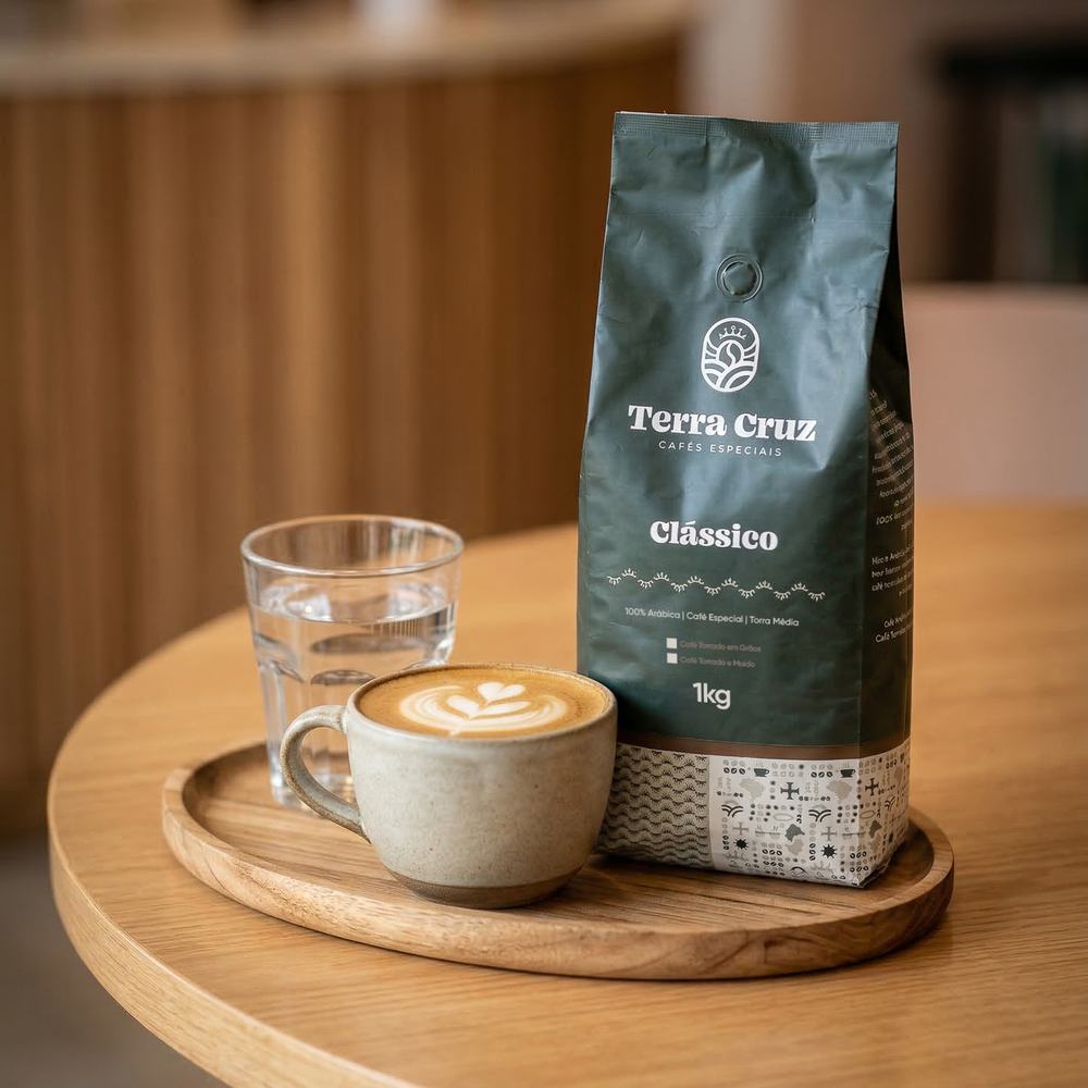 Café Especial Clássico 1 kg da Terra Cruz servido em uma xícara