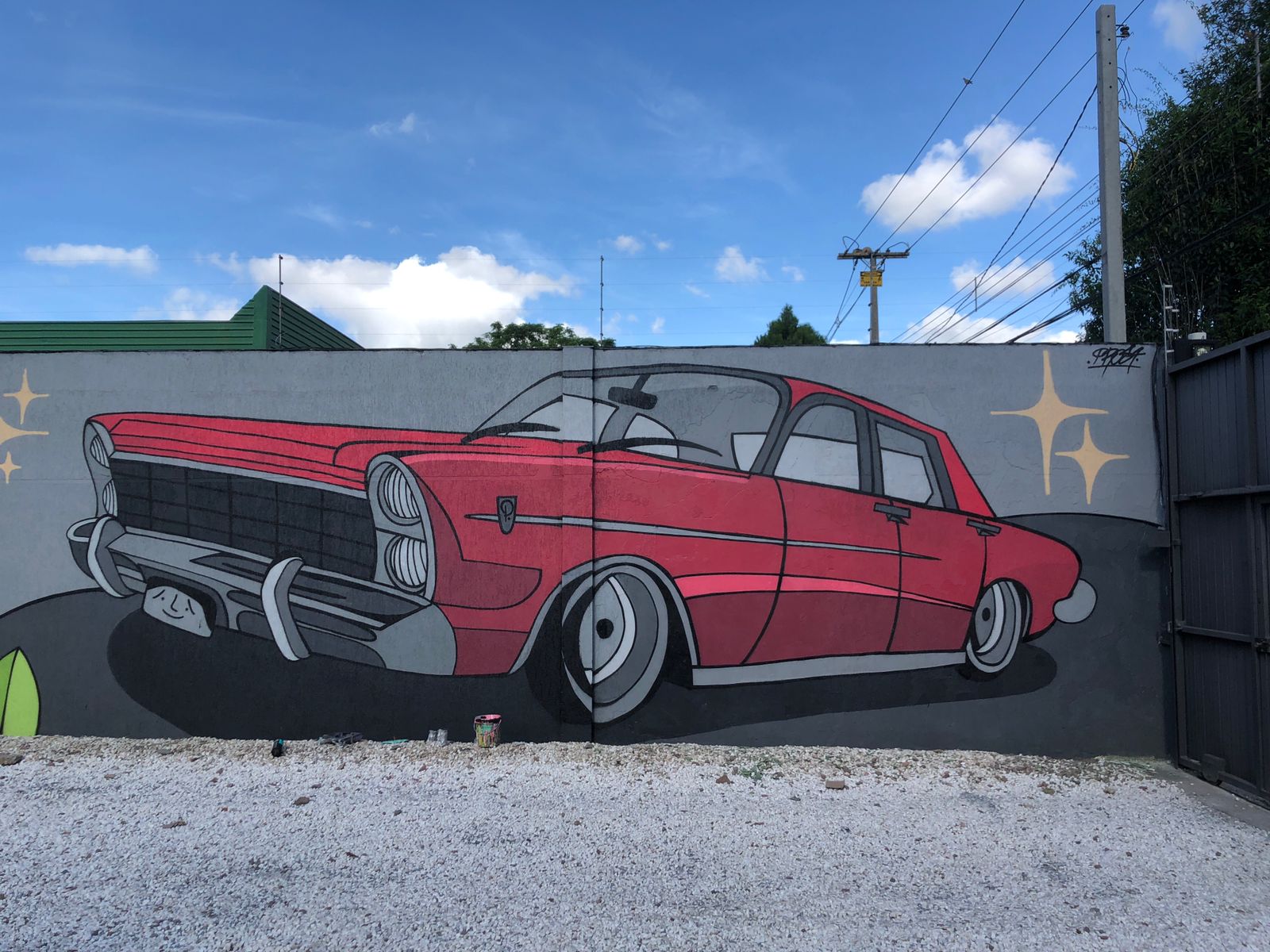 grafiteiro profissional em curitiba - Desenho de carro em oficina mecanica - Por Prosa Graffiti