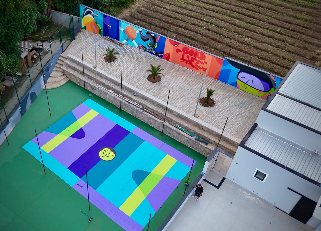 mural de graffiti - arte urbana em casa de alto padrao - Quadra Poliesportiva