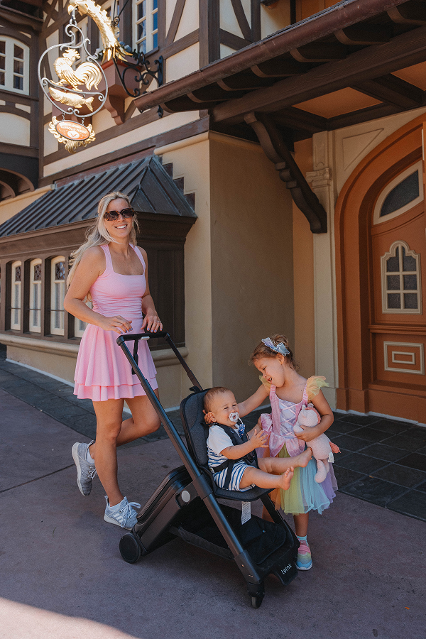 Familia subiendo con el TernX