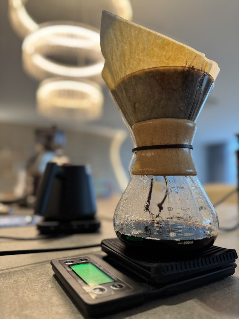Café coado no método Chemex