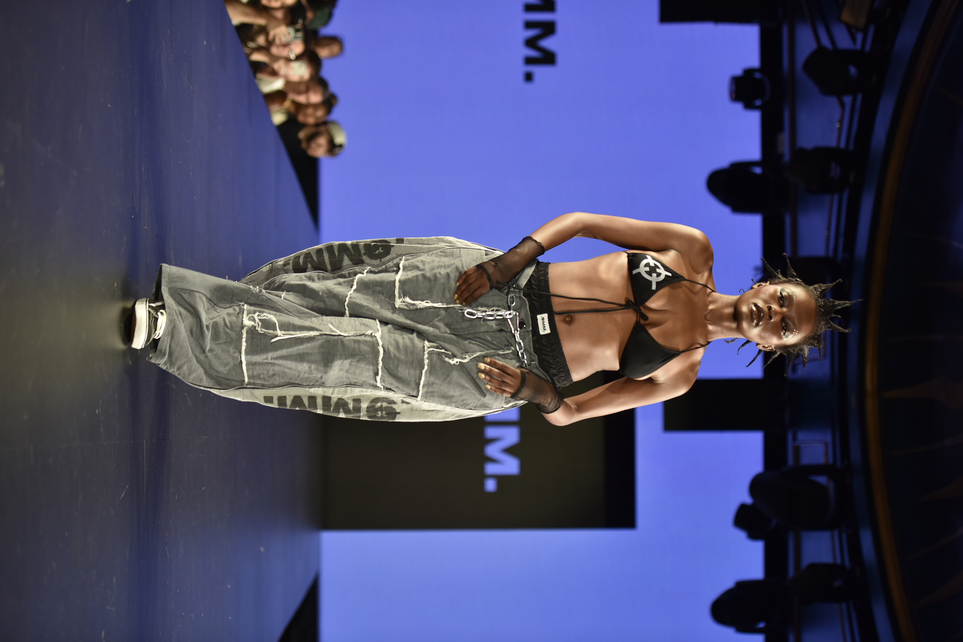 COLECCIÓN HEADSHOT [NYFW] Pantalón BAGGY VP70.