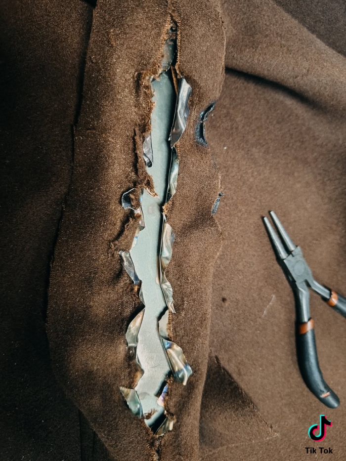 Milo J - Bajo de la piel - Atelier Molina