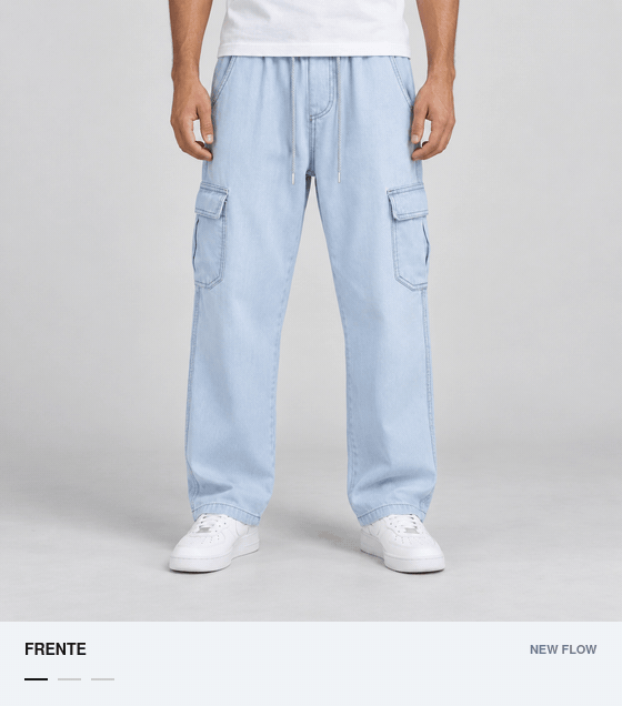 Sequ&ecirc;ncia de fotos de frente, tr&ecirc;s quartos e costas da Cargo Reta Jeans Claro.