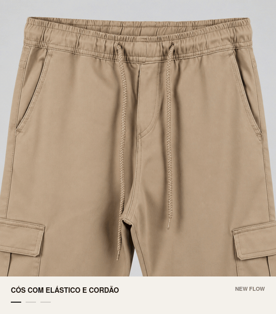 Detalhes do c&oacute;s com cord&atilde;o, bolso traseiro e barra aberta da sarja bege.
