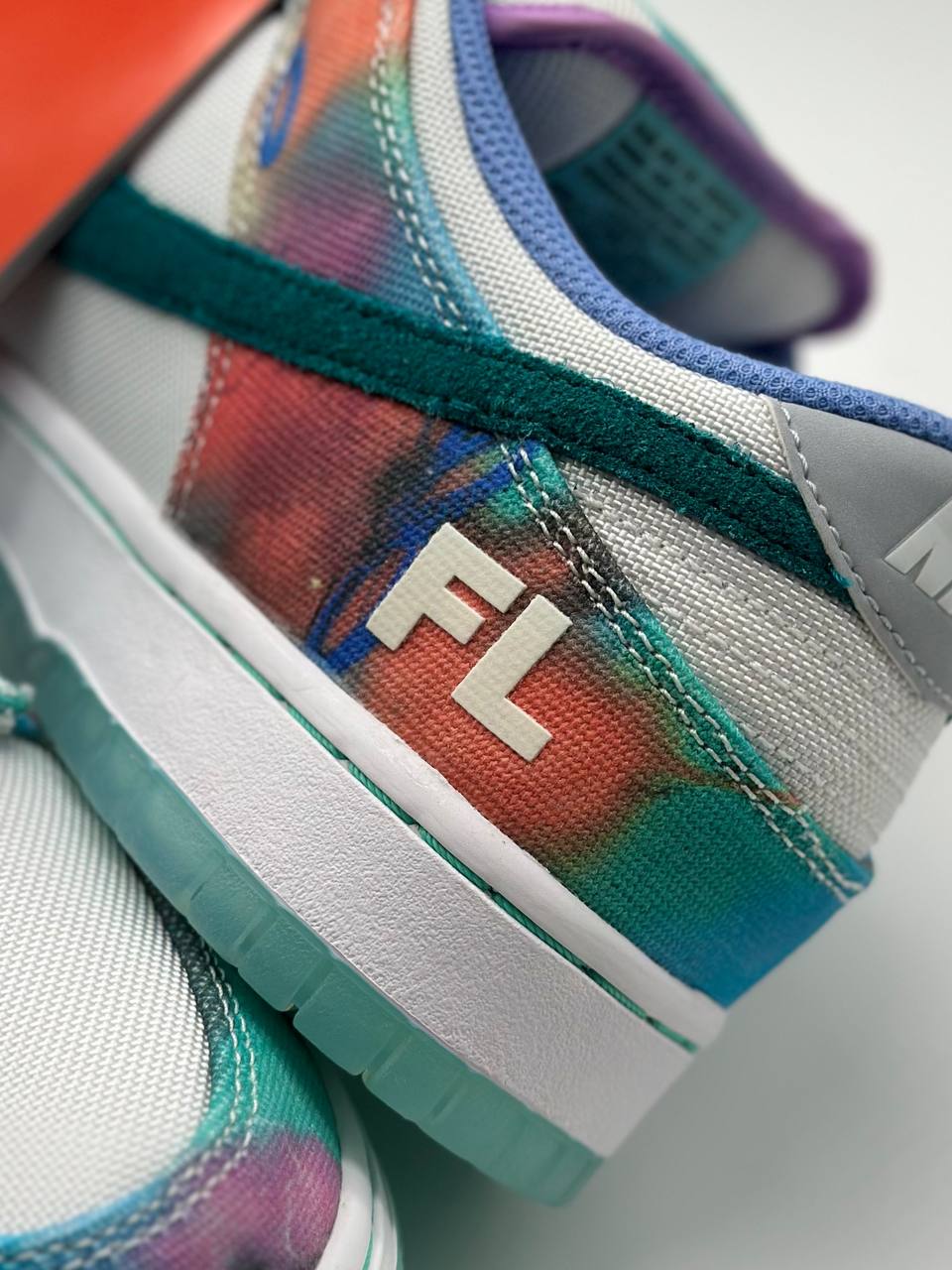 Nike SB Dunk Low Futura Laboratories Yantax