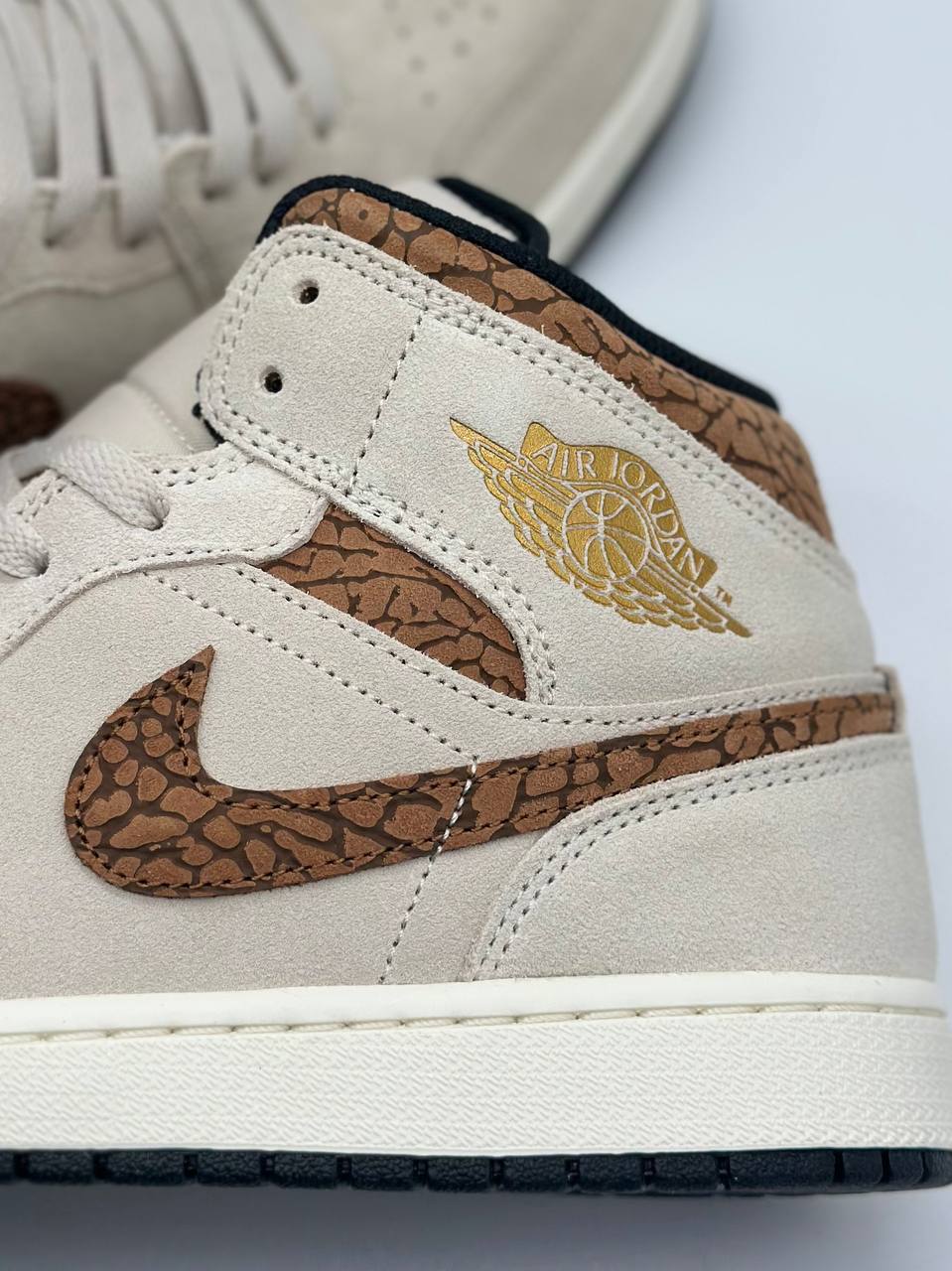 Jordan 1 Mid SE Brown Elephant