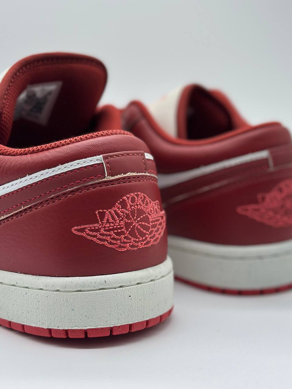 Jordan 1 Low SE Dune Red Talon Yantax
