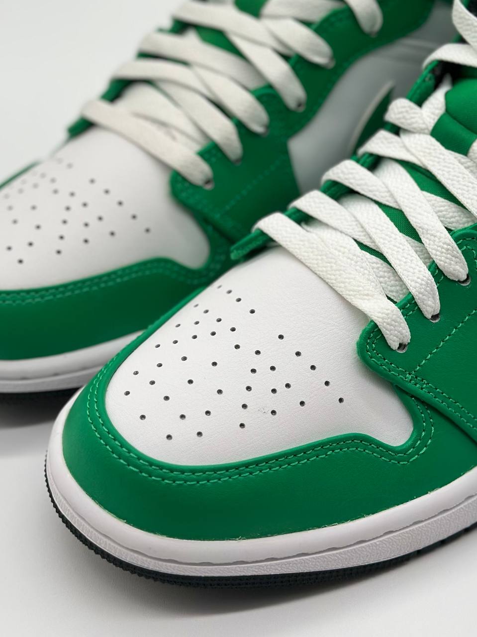 Zapatillas Jordan 1 Mid Lucky Green Upper