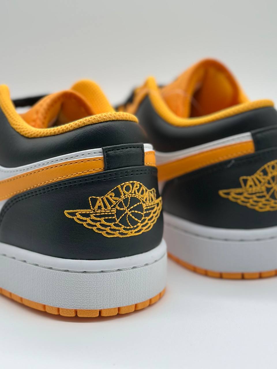 Zapatillas Jordan 1 Low Taxi