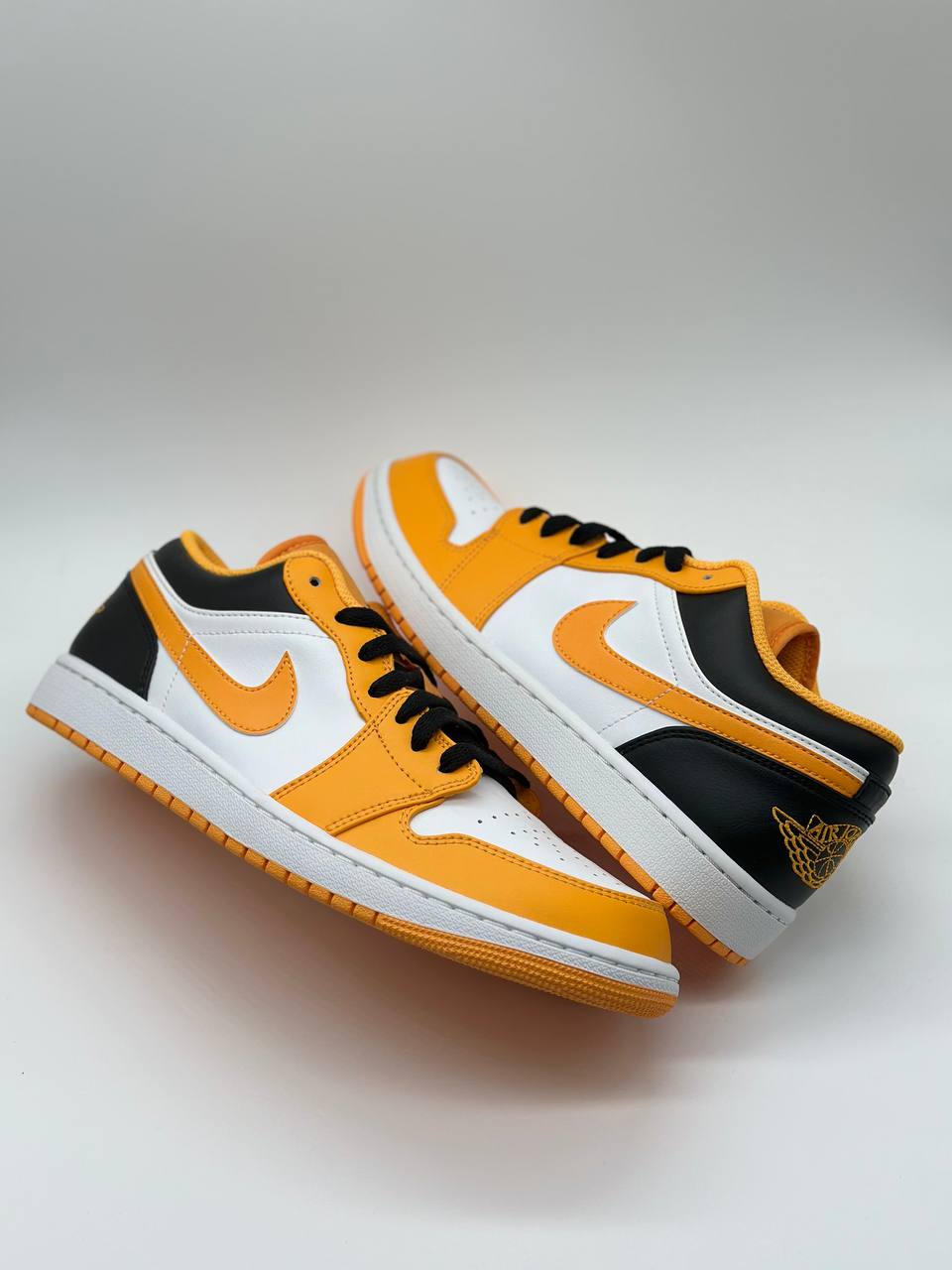 Jordan 1 Low Taxi