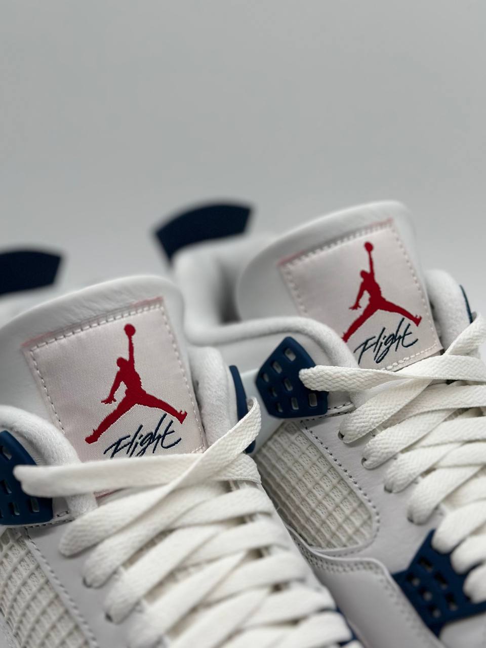 Jordan 4 Retro SB Navy Yantax Sneakers