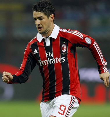 Alexandre Pato com a camisa do AC Milan na temporada 2012/2013