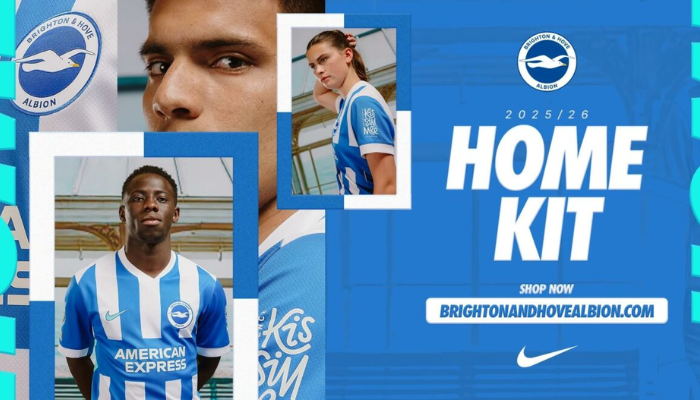Camisa titular Brighton Nike 2025/26 azul royal com listras brancas e detalhes em turquesa