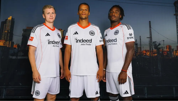 Terceira camisa Eintracht Frankfurt Adidas 2025/26 branca com arco vermelho e detalhes pretos