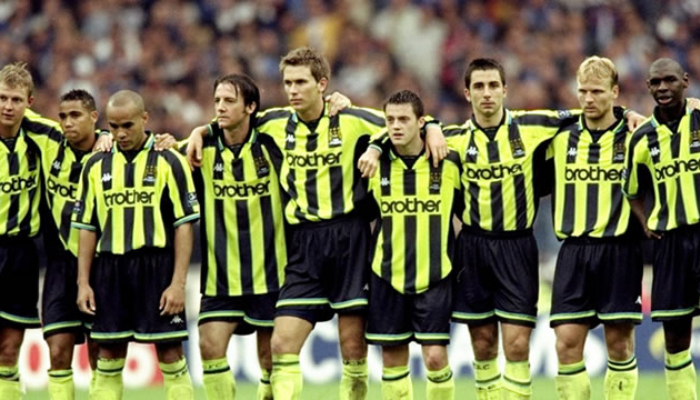 Camisa retrô Manchester City Kappa 1998/99 amarela e preta, versão torcedor