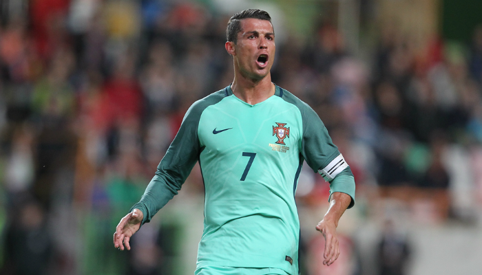 Camisa reserva da Seleção Portuguesa 2016 Nike verde, usada na conquista histórica da Eurocopa na França, com destaque para o gol de Éder na final contra a França.