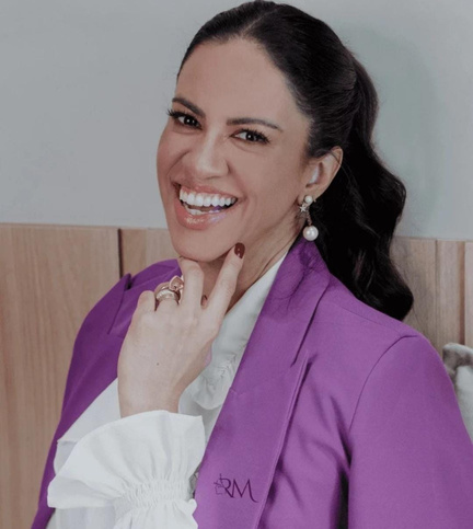 Foto da Dra. Roberta Mota