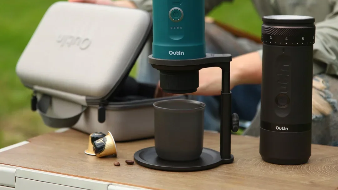 Soporte port&aacute;til para caf&eacute; Outin