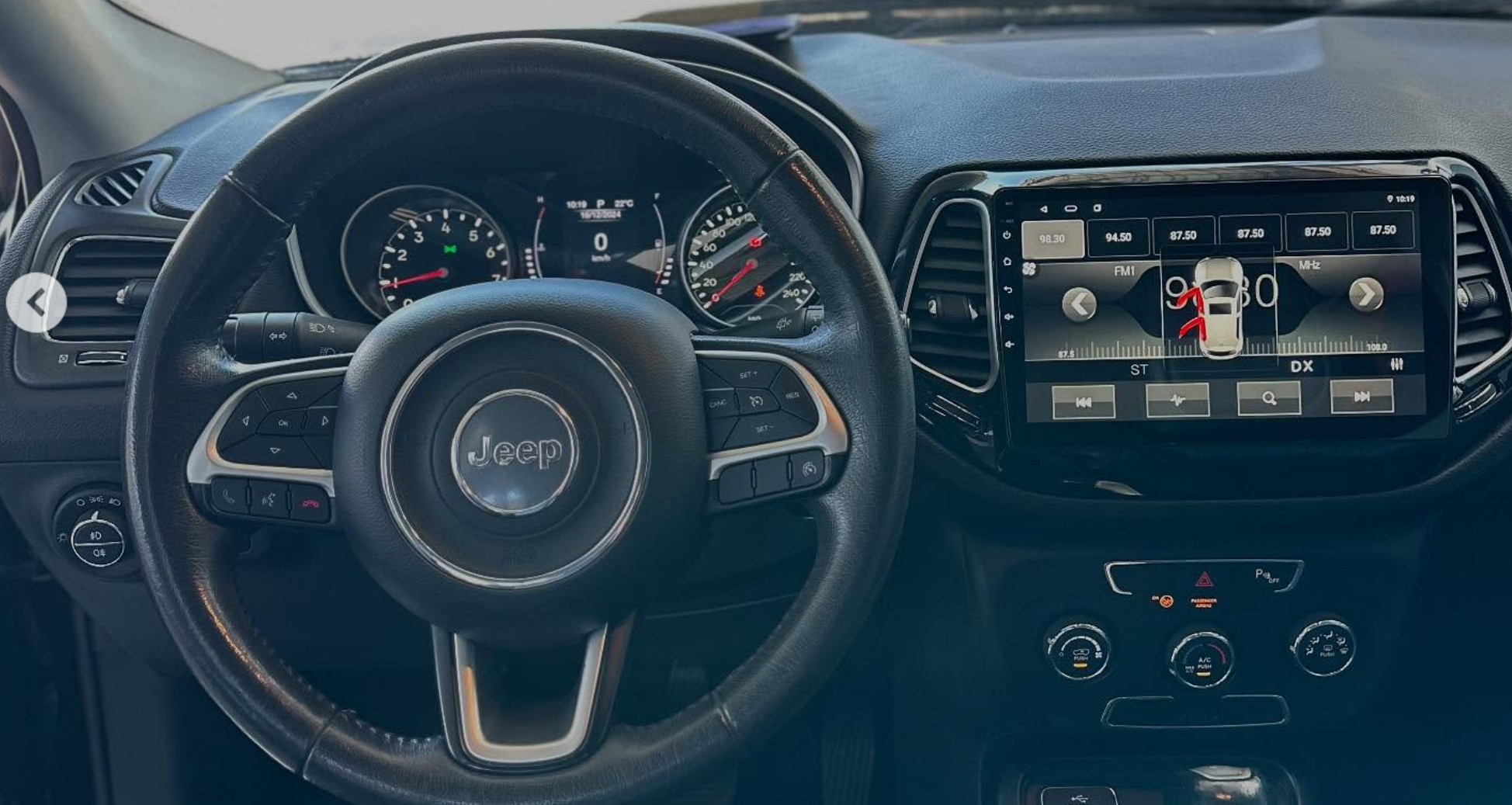 Controles do volante Jeep funcionando perfeitamente.