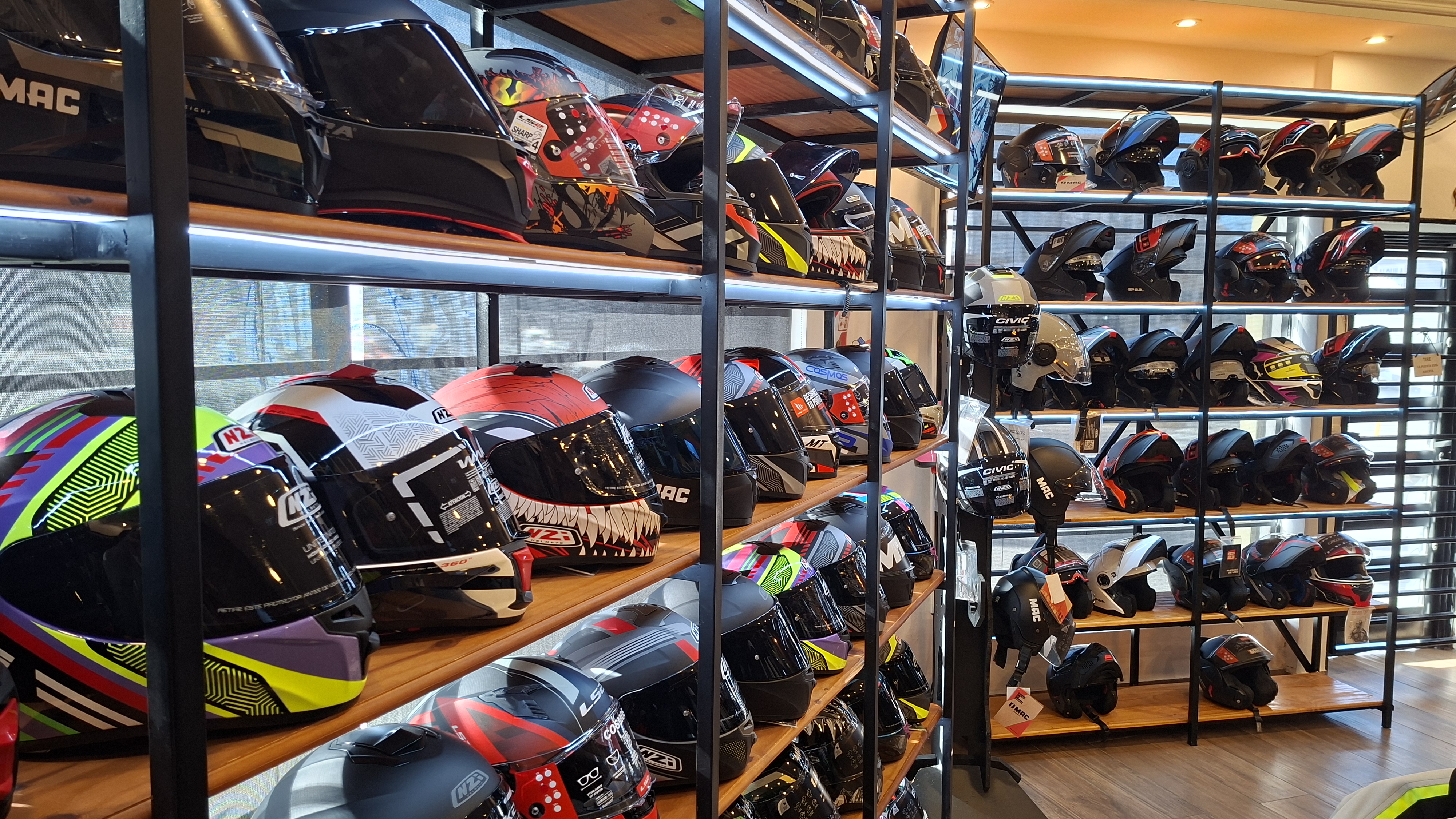 Cascos VXV exhibidos